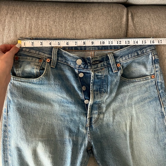 Levi’s Men’s 501 ‘93 Straight Fit Medium Wash Jeans W 30 x L 30 - Picture 9 of 13